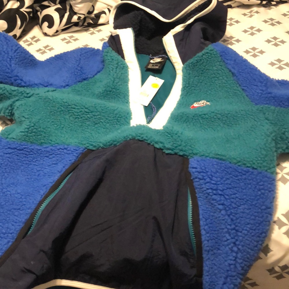 Nike sherpa jacket